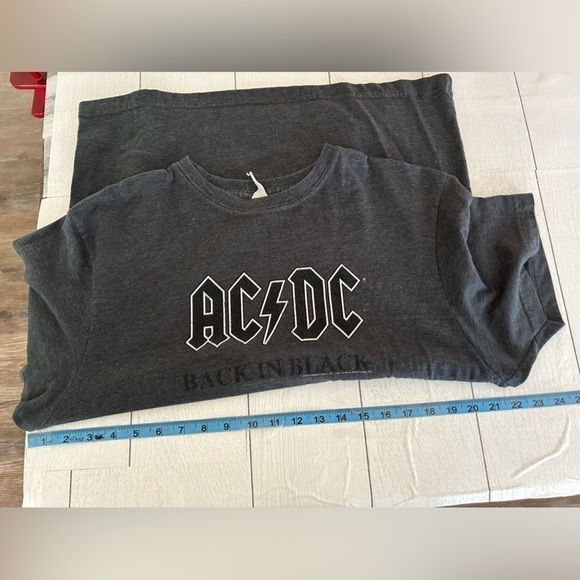 AC/DC back in Black graphic T-shirt, gray and black large - Picture 1 of 5